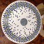 Mesas de mosaico para todos os gostos, aqui tem!