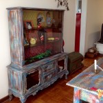 Uma cristaleira antiga ganhou vida nas minhas mãos