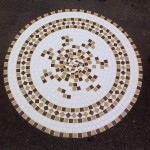 Quer uma mesa descolada para sua casa? Aposte no mosaico!