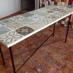 Uma mesa linda, feita com porcelanato