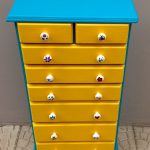 Uma cômoda colorida e cheia de vida! - agosto de 2016