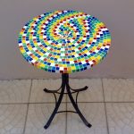 Mesa e bancos de mosaico, para sacada pequena - Novembro de 2016