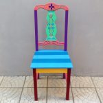 Cadeira customizada, inspirada em pinturas de carroceria de caminhão - Aprenda a pintar móveis