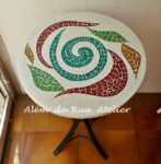 Mesa bistrô em mosaico